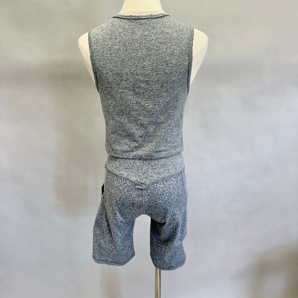 Zobha gray space dye twist crop top and biker short set Size Medium - Picture 4 of 16